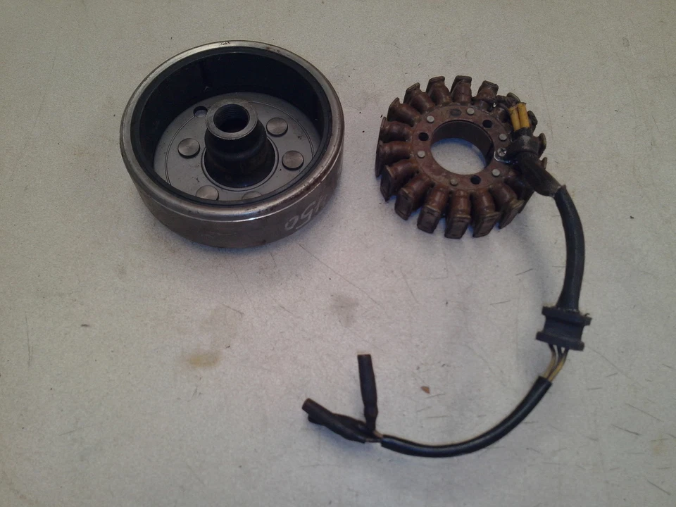 Alternateur / générateur / rotor / stator KAWASAKI 750 GPZ - Photo 2/2