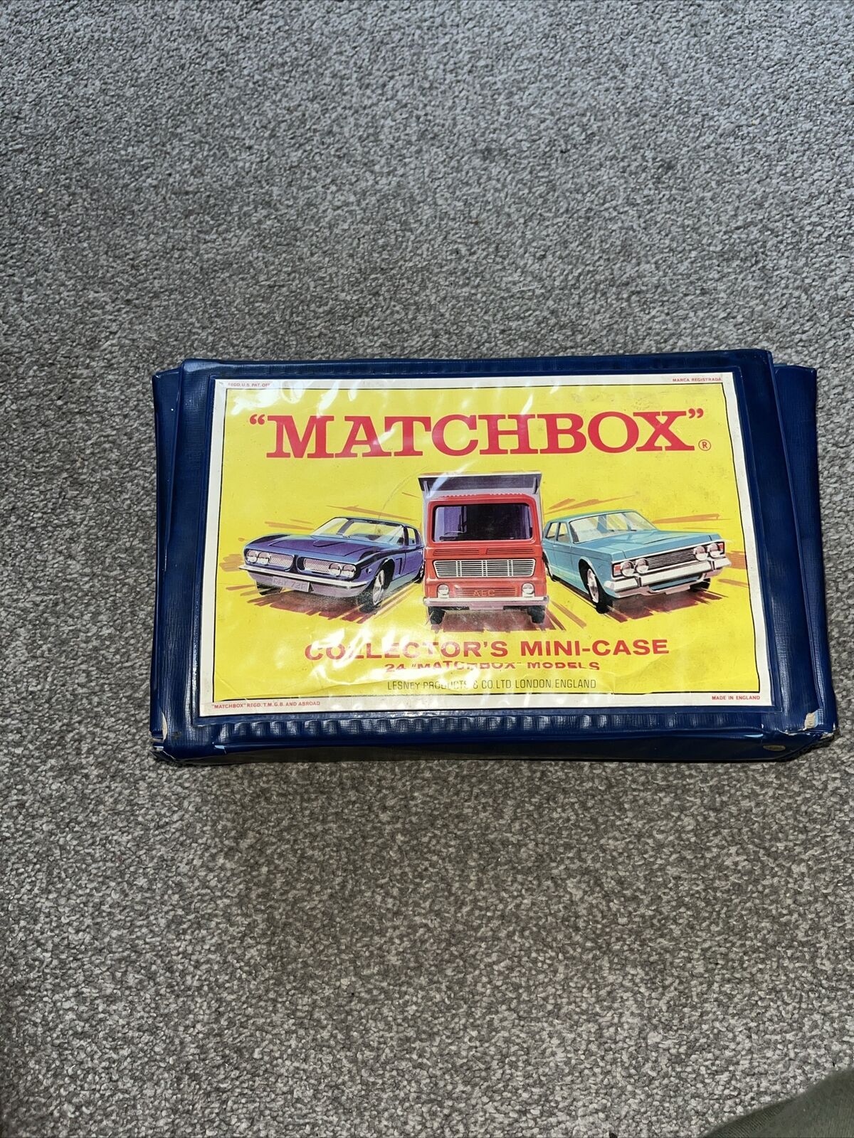 MATCHBOX SUPERFAST COLLECTORS MINI CASE  PLUS TRAYS And Cars