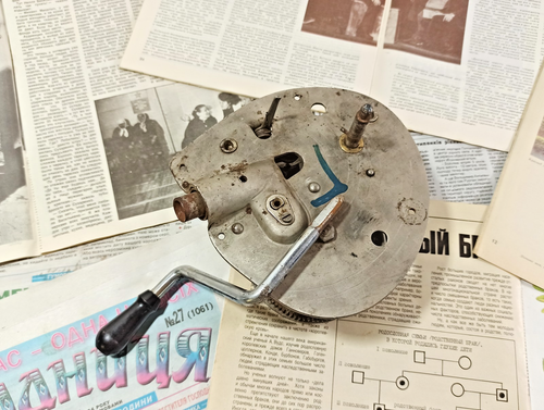 Ancien mécanisme phonographe manivelle moteur à ressort gramophone - Photo 9/11