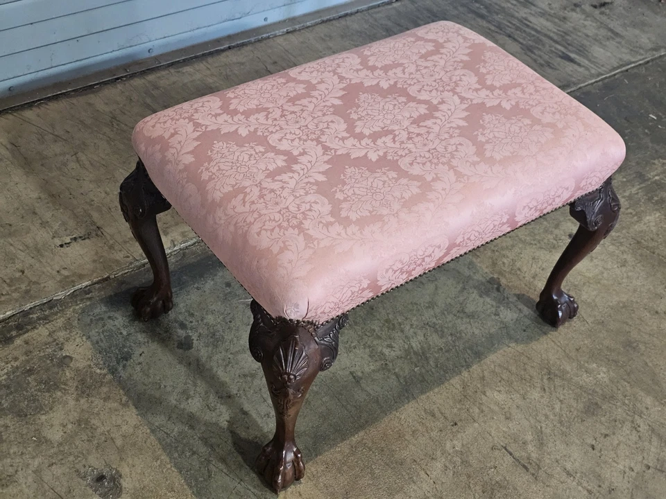 Reposapiés Baker Historic Charleston Chippendale caoba banco taburete garra y bola Foto 4 de 4