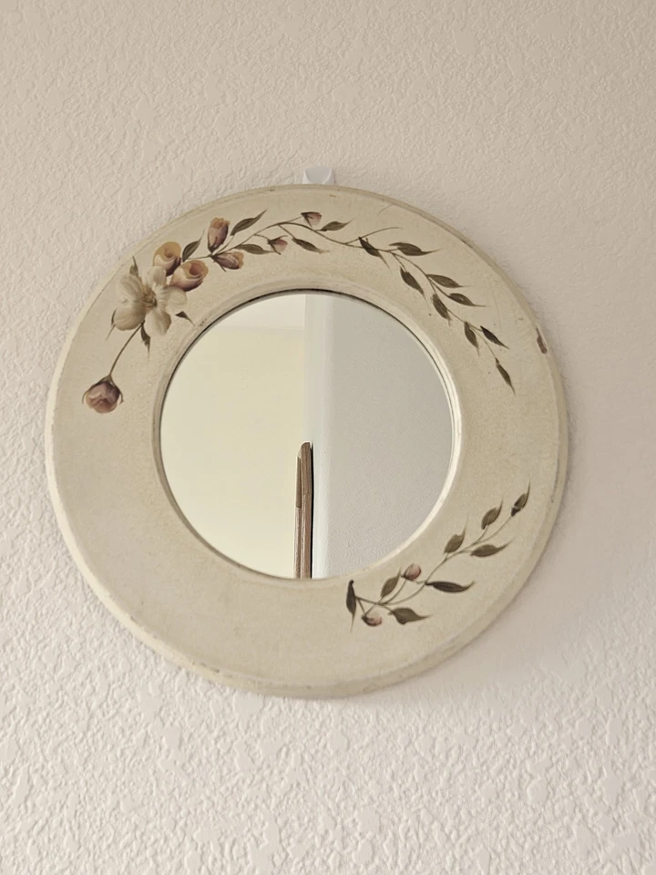 Espejo vintage beige crema blanco pintado a mano floral de madera de rosa 12 1/2" Foto 2 de 4