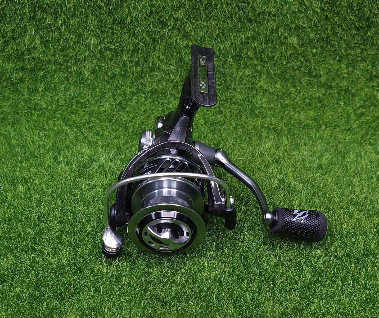 Okuma Lightweight Carbon Fiber 6.0:1 Left/Right Hand Spinning Reel - ITX-4000H