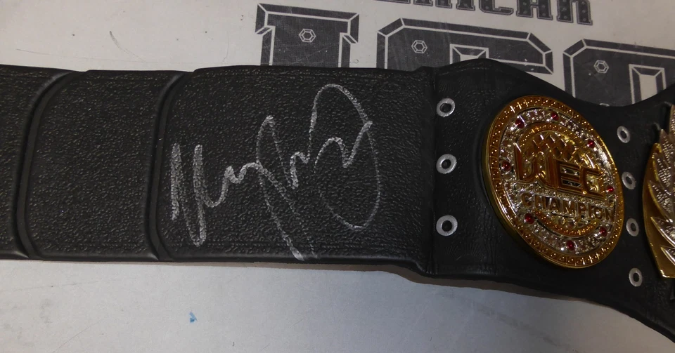 Подписанный пояс чемпиона WEC Toy Urijah Faber сертификат подлинности PSA/DNA UFC 194 181 - Изображение 2 из 4