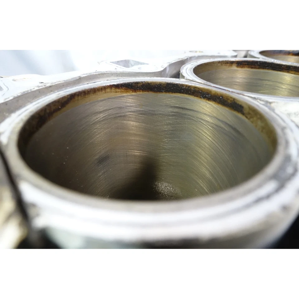 Bloque de cilindros de motor desnudo BMW N54 N54B30 08-13 dañado 3,0 L 6 cilindros pared abierta OEM Foto 3 de 4