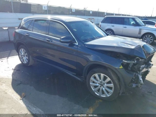 Volante Mercedes-Benz GLC300 2020 Foto 2 de 4