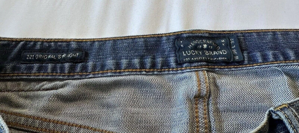 Lucky Brand 221 Straight Leg Mens Jeans Fair Oaks Size 36x 32 Was $129 Rare - Image 4 of 4