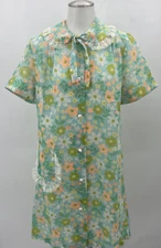 Vintage 50s 60s Floral Button Front Housecoat Robe Bow Pocket GoGo MOD Retro