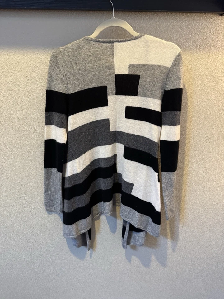 Suéter cárdigan grande Only Mine para mujer de cachemir y lana-negro, gris y negro P Foto 2 de 4