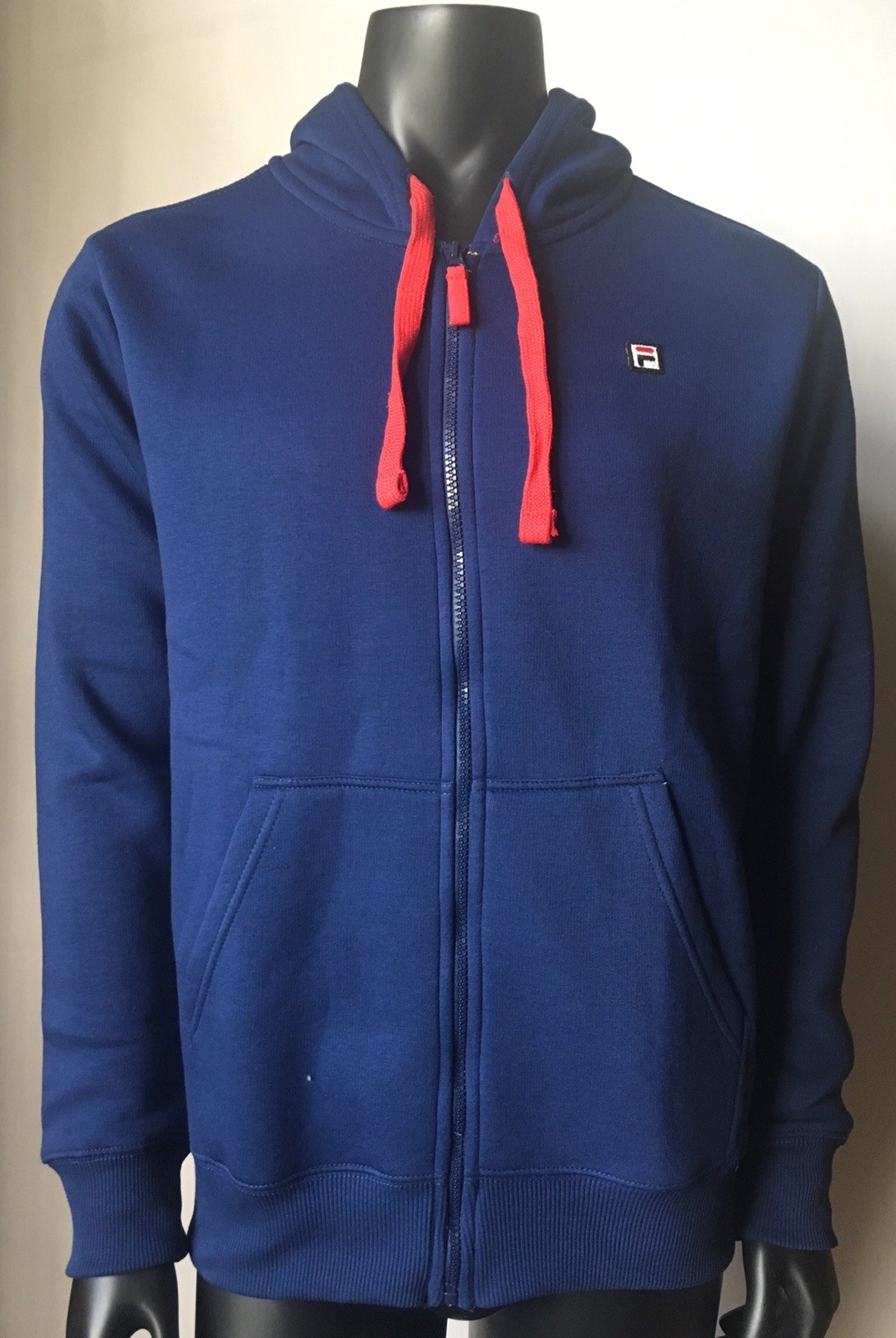 FELPA CON CAPPUCCIO FILA ROSSO NAVY CON 2 TASCHE INFERIORI A MANO CLASSICA FELPA CON CAPPUCCIO ZIP WWW