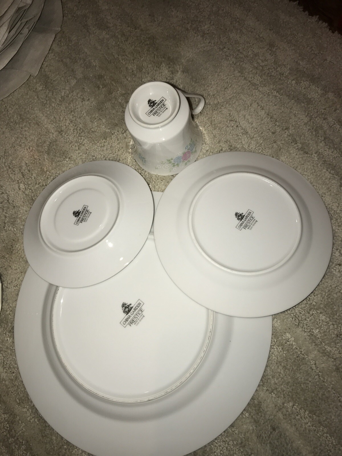 32 PC Prestige Fine China Japan Garden Dinnerware Plates Teacups