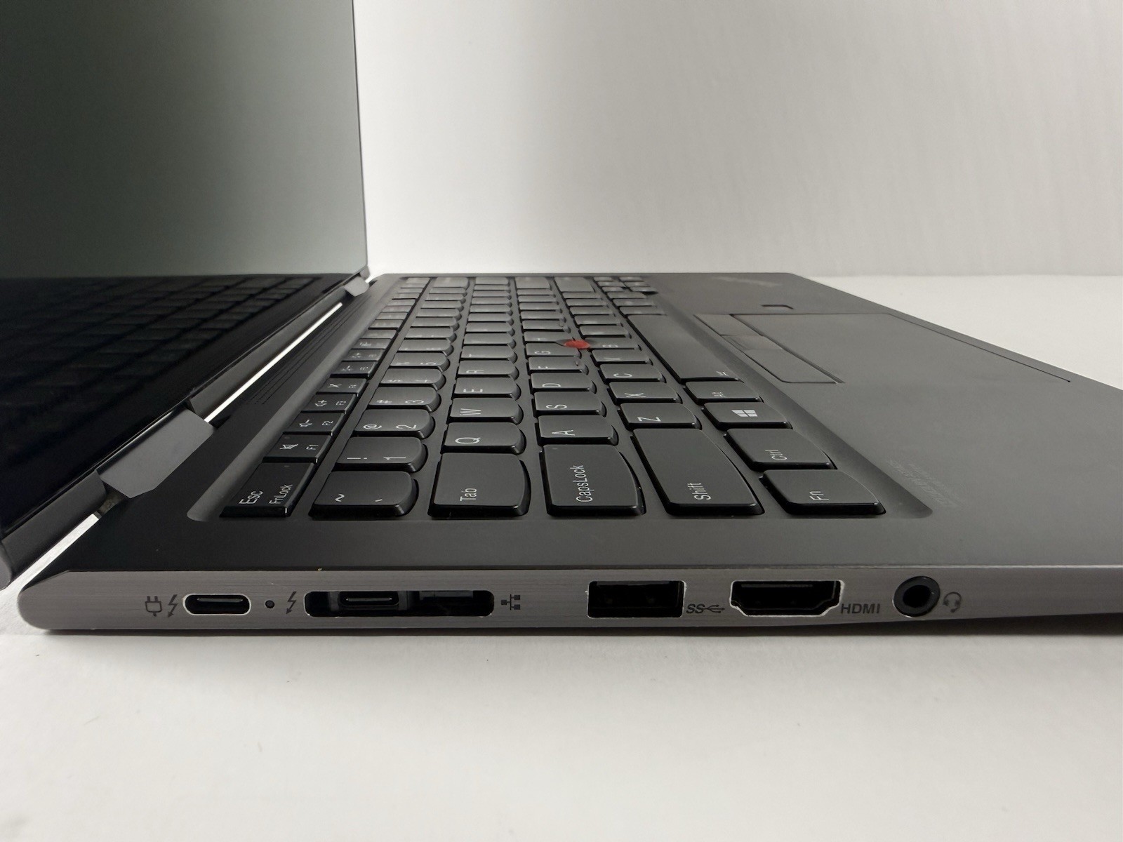 Lenovo ThinkPad X1 Yoga (5th Gen), 14-Inch Laptop, with Intel Core i7-10610U, 512 GB NVMe (Non-Volatile Memory Express), Windows 11 Pro