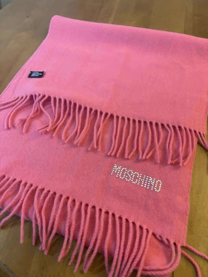 Preciosa Bufanda Moschino Rosa 100% Lana Hecha en Italia, Nueva Foto 2 de 3