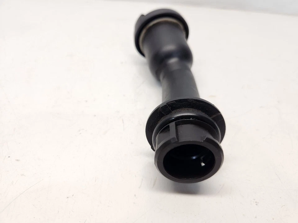 Chevrolet Silverado 1500 2002 (5,3 L/AT/4x4) tubo de llenado de aceite del motor Foto 4 de 4