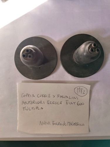 Coppia CUFFIE FANALINI ANTERIORI FRECCE FIAT 600 MULTIPLA 2 SERIE - Foto 2 di 3
