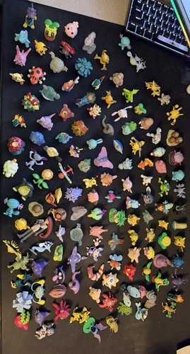 Vintage Pokémon bootleg/ real Tomy 100+ gen 1 figures Lot