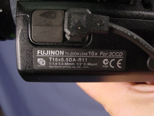 Fujinon T16x5.5DA-R11 Teleconference Zoom Lens for 1/3" 3CCD Camera C-mount - Picture 2 of 3