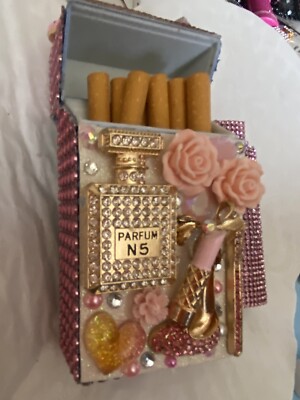 Bling Womens Cigarette pack holder. Cigarette Case, With Lighter