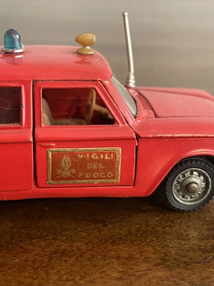 RARE Antique Vintage Mebetoys A21 Fiat 1500 Vigili Del Fuoco Fire Chief Toy Car - Image 2 of 4