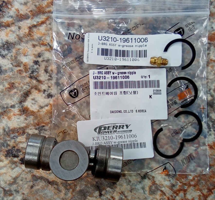 New OEM KIOTI Front Drive Shaft cross bearing assembly U3210