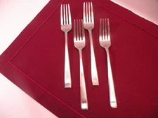 Set Of 4 Cambridge Silversmiths ASCEND MIRROR Salad Forks Flatware 7 1/4” B