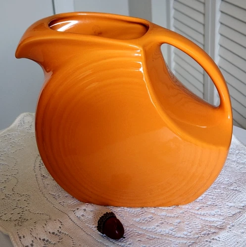 Beautiful Fiesta Fiestaware Large Disc Water Pitcher TANGERINE  Orig. Tag  HLC