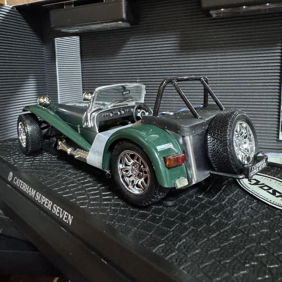 Coche modelo Kyosho 1/18 Caterham Super Seven verde descontinuado Japón Foto 2 de 4