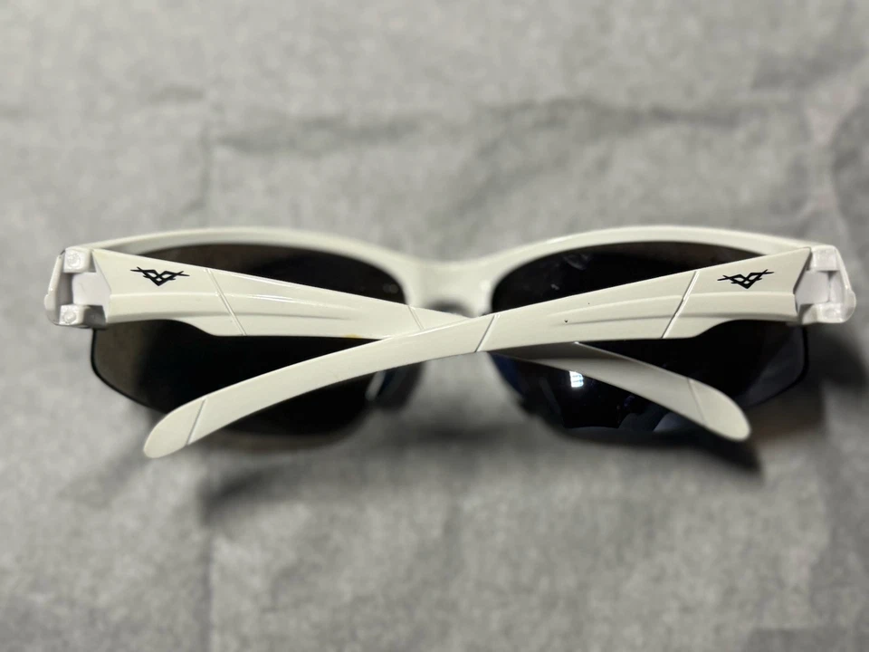 VertX运动太阳镜白色镜框黑色偏光蓝色镜片男式 — 第 2/4 张图片