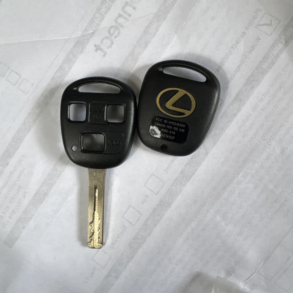 Lexus Lx 470 Key Cover Genuine 87151-53010 - Image 2 of 2