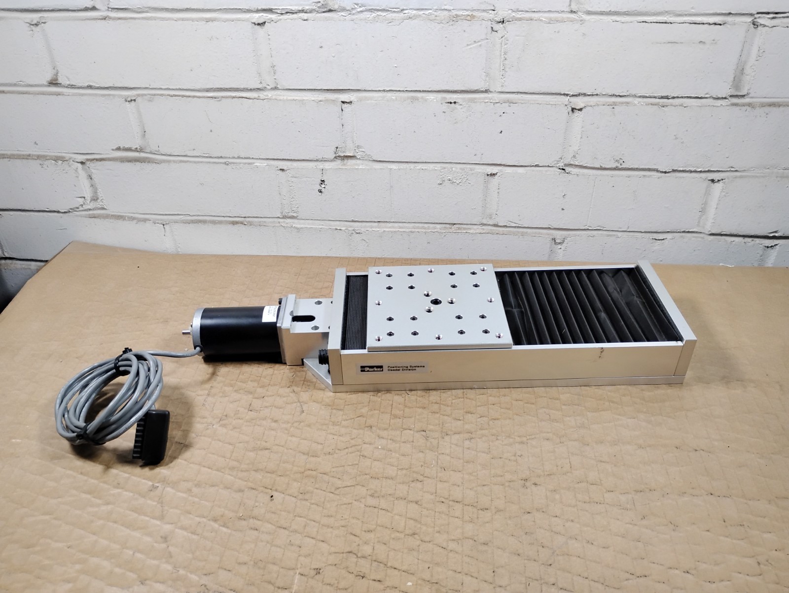 Parker Linear Actuator 7" Travel - 6"x6" Table - Compumotor S57-102-MO