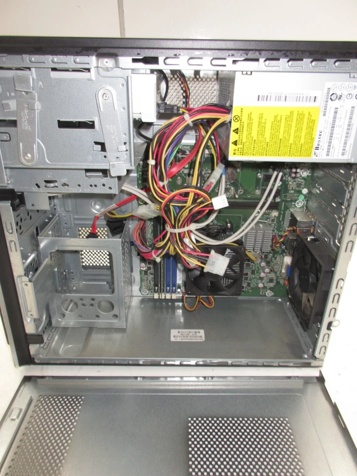 Computadora de escritorio HP Pavilion p6823w AMD Phenom II X2 521 4 GB SIN DISCO DURO Foto 4 de 4