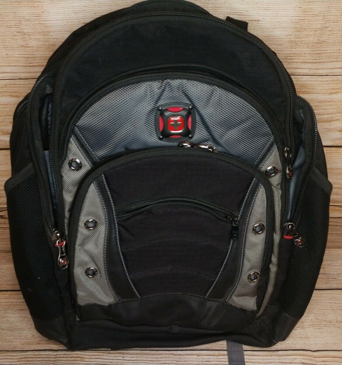 ~Awesome Swiss Gear by Wenger BLK/GRY Synergy Computer Backpack Fits Laptop!