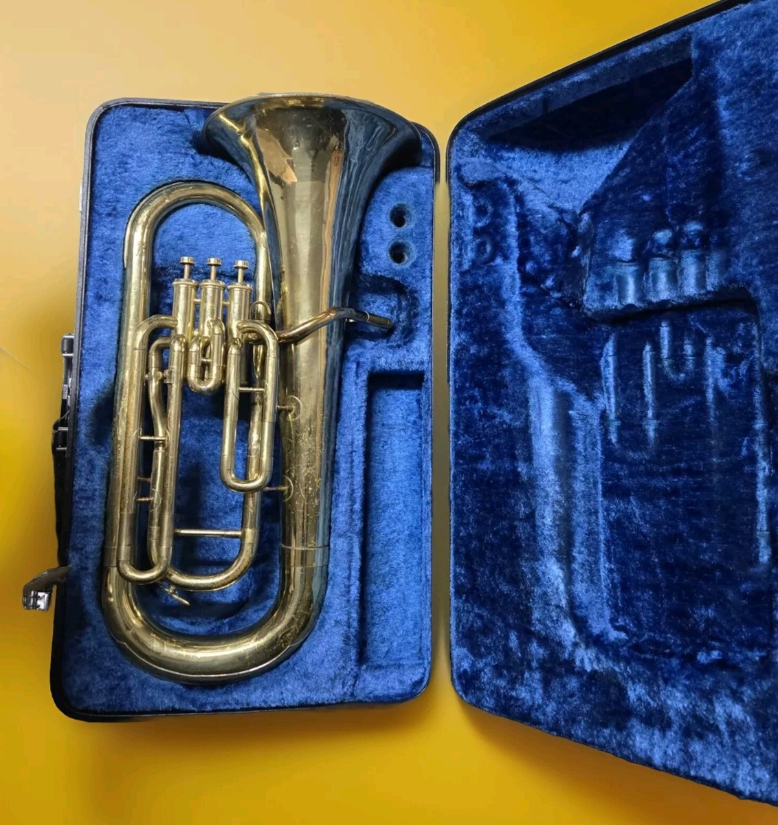 Yamaha YEP-201 3-Valve Euphonium /case | eBay