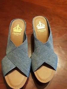 crown vintage mules