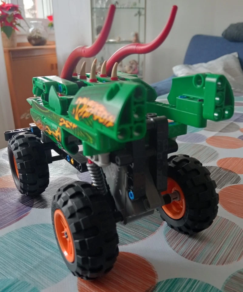 LEGO Technic 42149 Monster Jam Dragon, foto 1 di 5