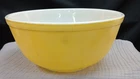 Vintage Pyrex - Yellow Model No. 403 - 2 1/2 Qt. Mixing Bowl