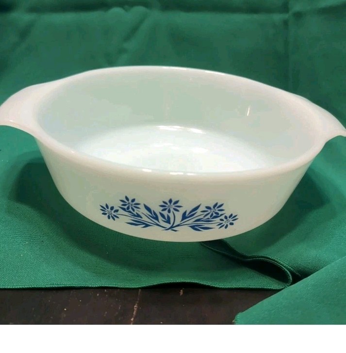 Vintage 1- 1.2 Qt Fire King Blue Corn Flower Casserole Dise
