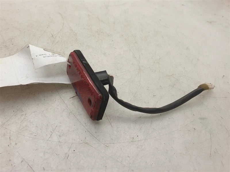 93-95 TOYOTA LAND CRUISER DRIVER SIDE REAR SIDE MARKER  - Image 3 of 4