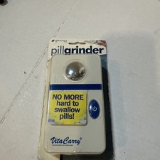 Vita Carry Automatic Pill Crusher Uses 3 AAA Batteries Brand New