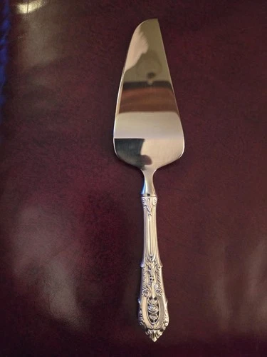 Wallace Sterling Silver Rose Point Pie and Cake Server