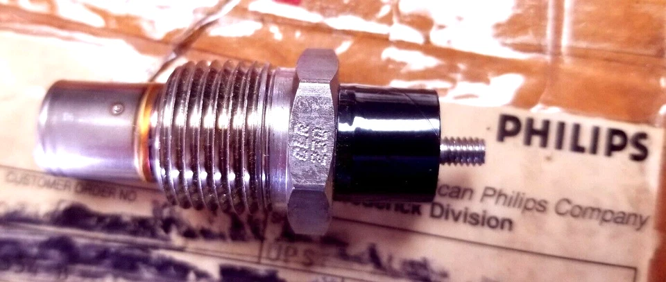 Cummins Onan 309-0554 0309-0672  Thermostat Switch Temperature Sending Unit NOS - Image 2 of 4