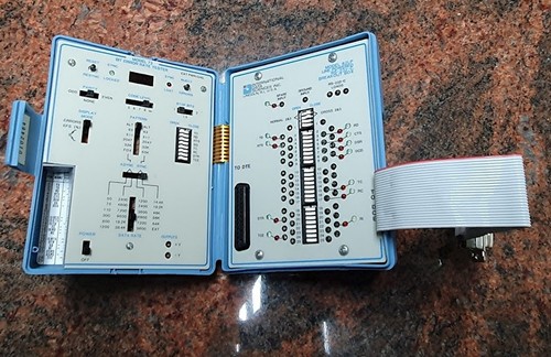 RS-232 Break Out Box and Serial Data Analyzer. - Afbeelding 2 van 3