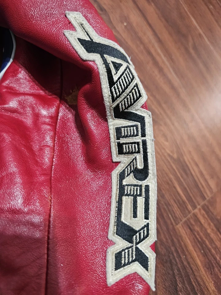 Chaqueta de automovilismo vintage para mujer Avirex roja blanca y azul Foto 4 de 4