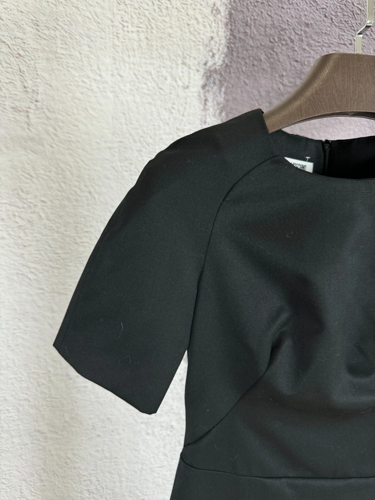 Abito Moschino economico e chic nero lana manica corta tubino