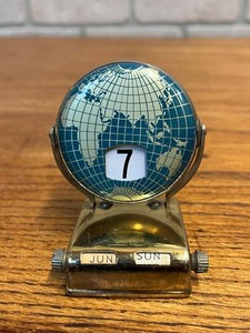 Vintage Perpetual Flip Mechanical Desktop Calendar Metal World Globe Map
