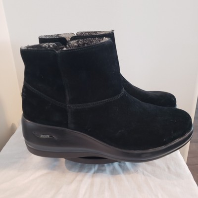 Skechers WOMEN'S SKECHERS GO WALK ARCH FIT - CUTE N COZY Size 9.5 