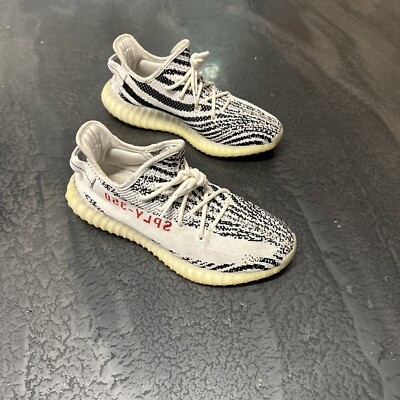 Size 10.5 - adidas Yeezy Boost 350 V2 Low Zebra