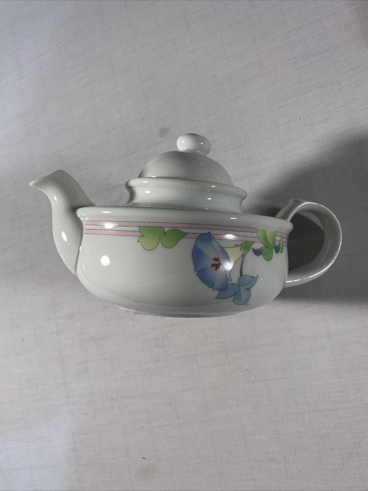 Vintage the Toscany Collection Japan Teapot white floral Porcelain