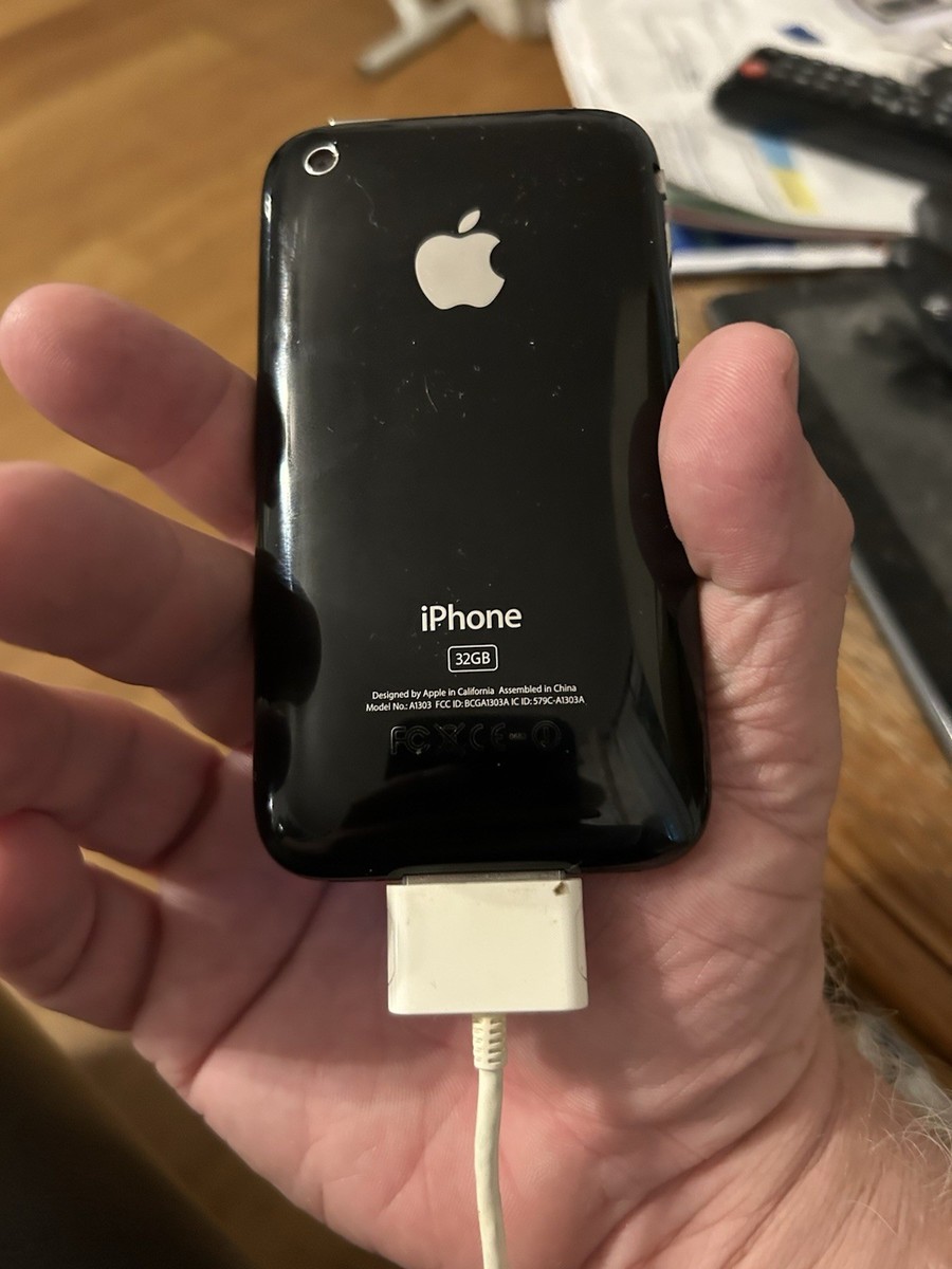 Apple iPhone 3GS 32GB A1303 Black With Box And Booklet See Pics | eBay