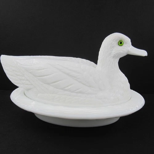 Vintage Westmoreland Milk Glass Duck on Nest Covered Dish w/Green Glass Eyes