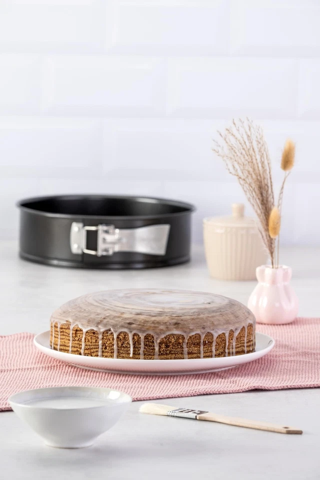 Springform Ø 24 cm, Backform mit Flachboden, runde Kuchenform aus Stahl mit A... - Bild 3 von 4